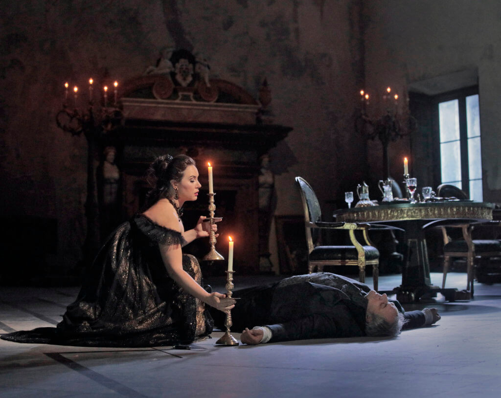 Sonya Yoncheva as Tosca and Željko Lučić as Scarpia in Metropolitan Opera