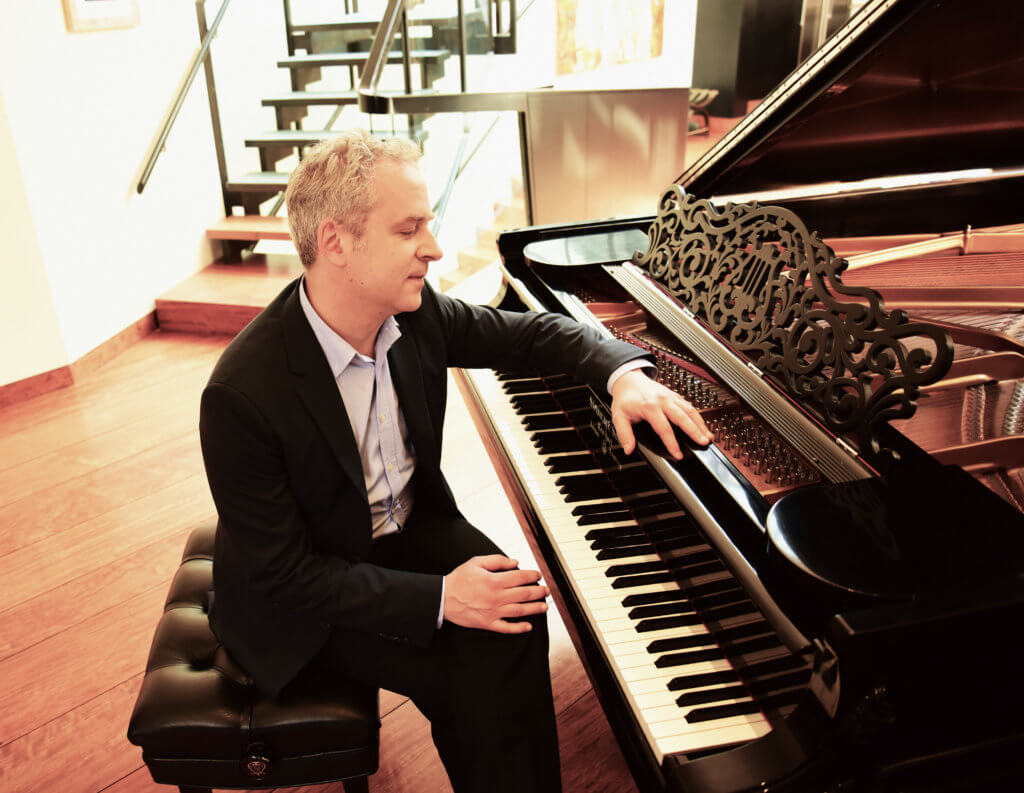 Jeremy Denk at piano by Shervin Lainez